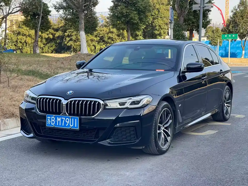 BMW 5 Series 2022 — фото 1