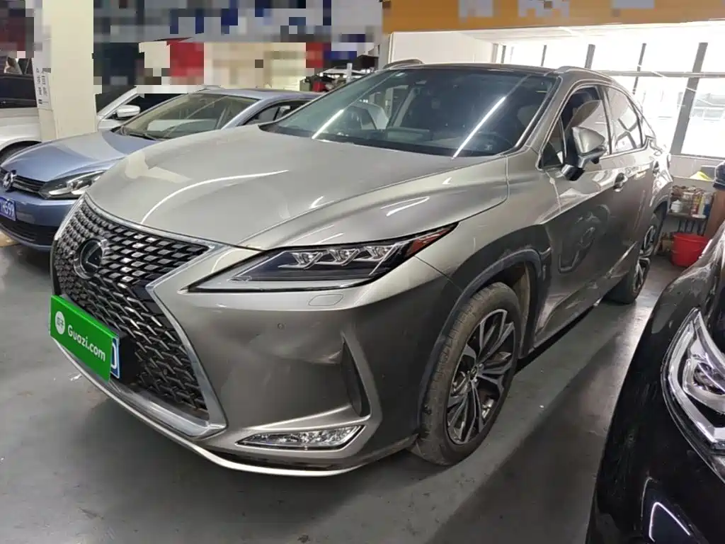 Lexus RX 2020 — фото 1