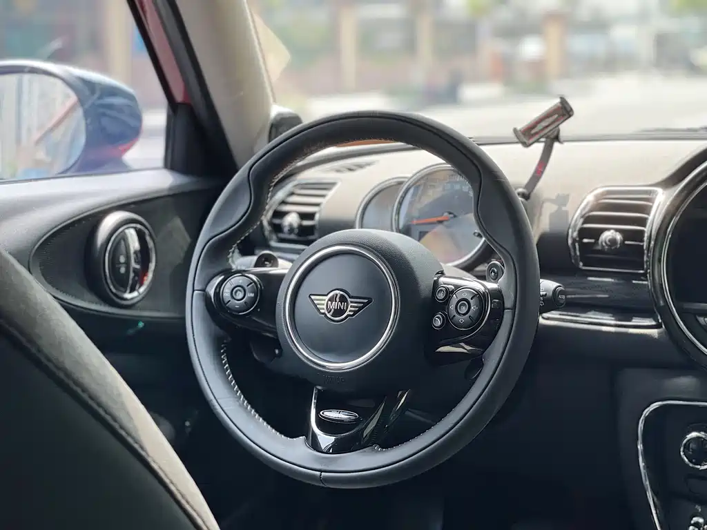 MINI Clubman 2020 — фото 11