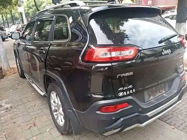 Jeep Cherokee 2016