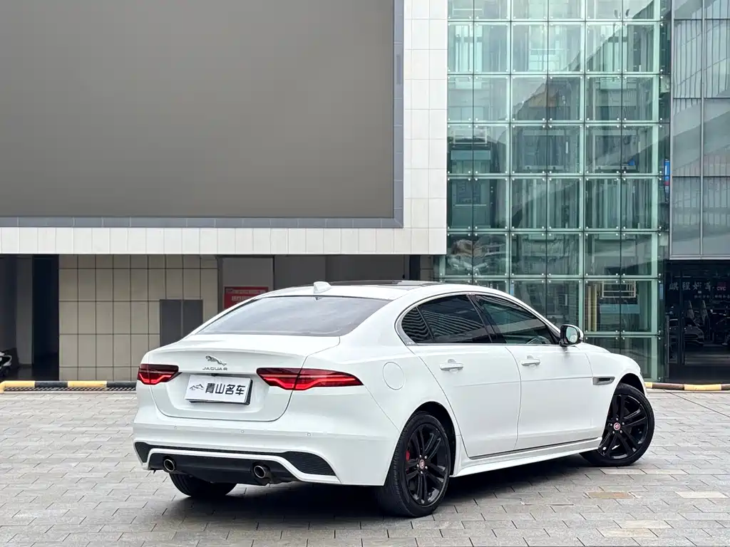 Jaguar XEL 2021 — фото 17