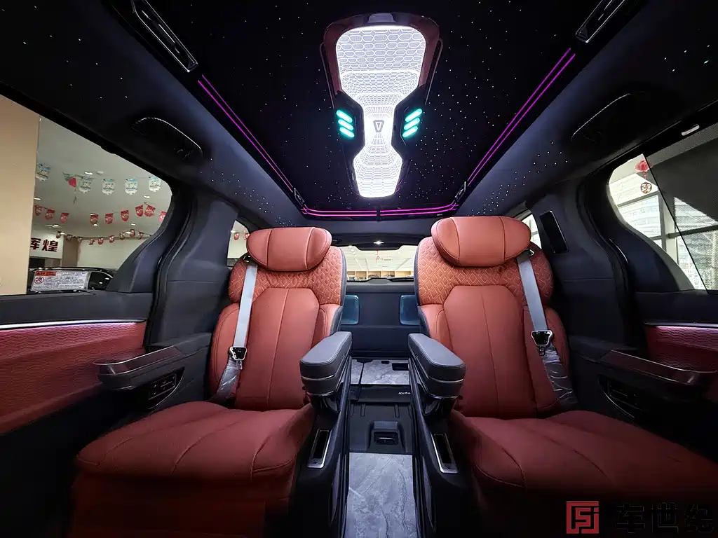 Toyota Granvia — фото 15