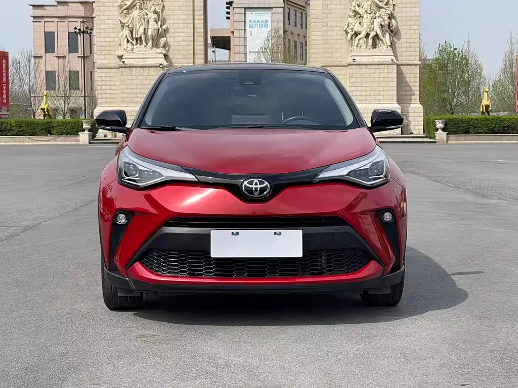 Toyota C-HR 2022 — фото 2