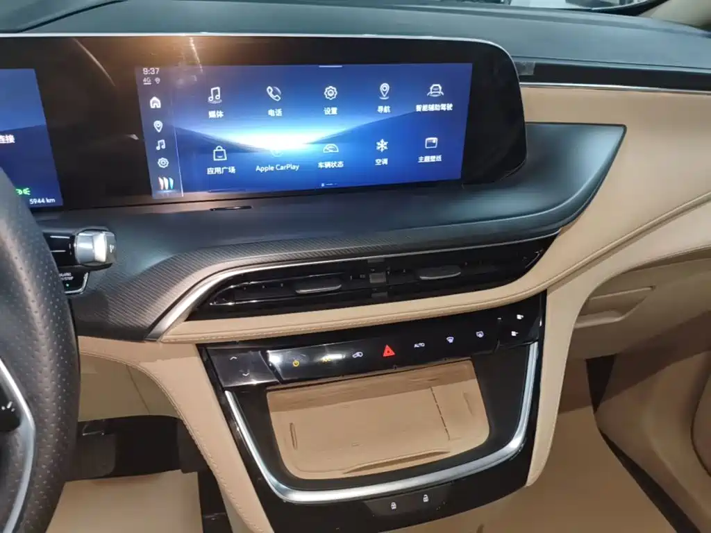 Buick GL8 New Energy 2025 — фото 13