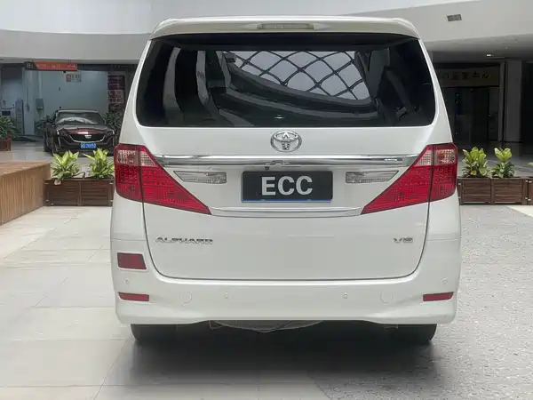Toyota Alphard 2014