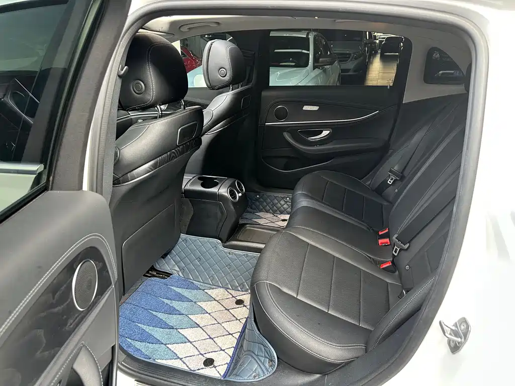 Mercedes-Benz E-Class 2018 — фото 13
