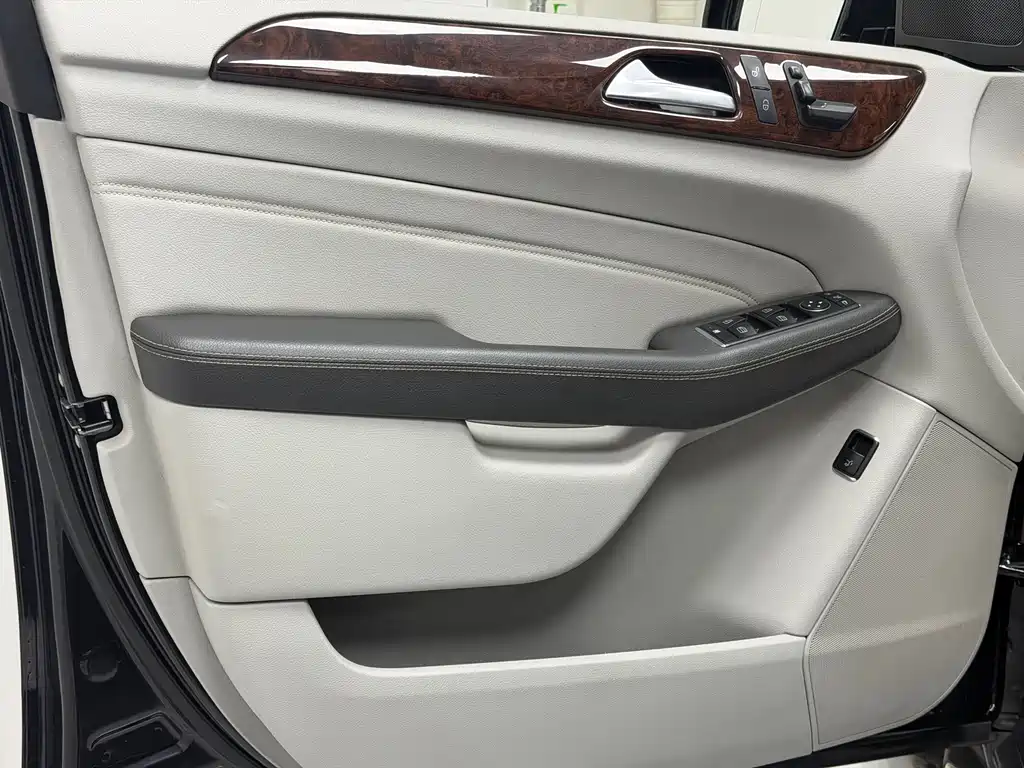 Mercedes-Benz M-Class 2014 — фото 18