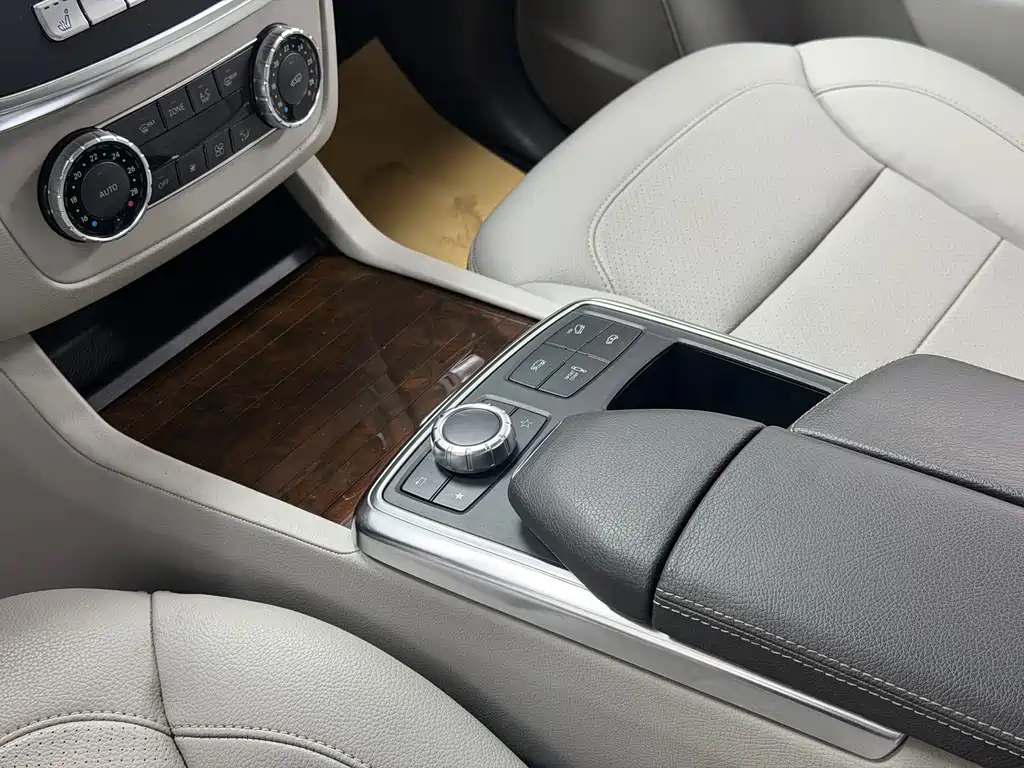Mercedes-Benz M-Class 2014 — фото 13