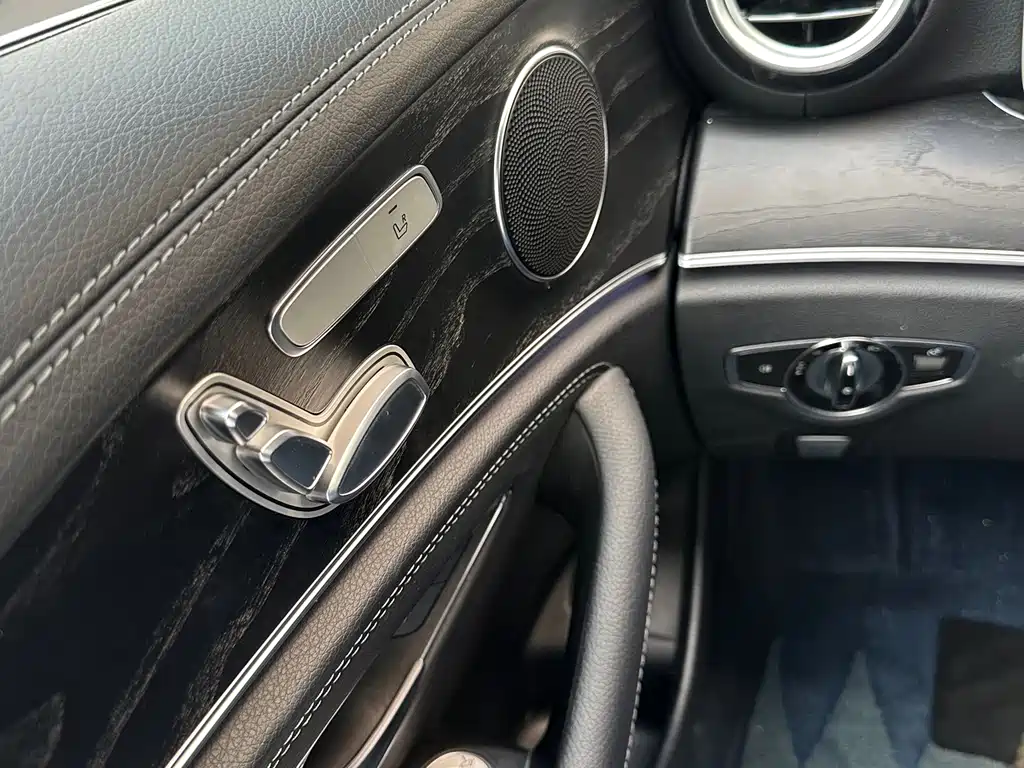 Mercedes-Benz E-Class 2018 — фото 21