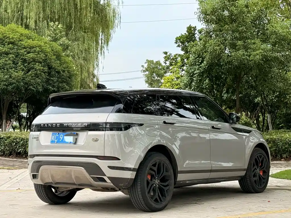 Land Rover Range Rover Evoque 2022 — фото 8
