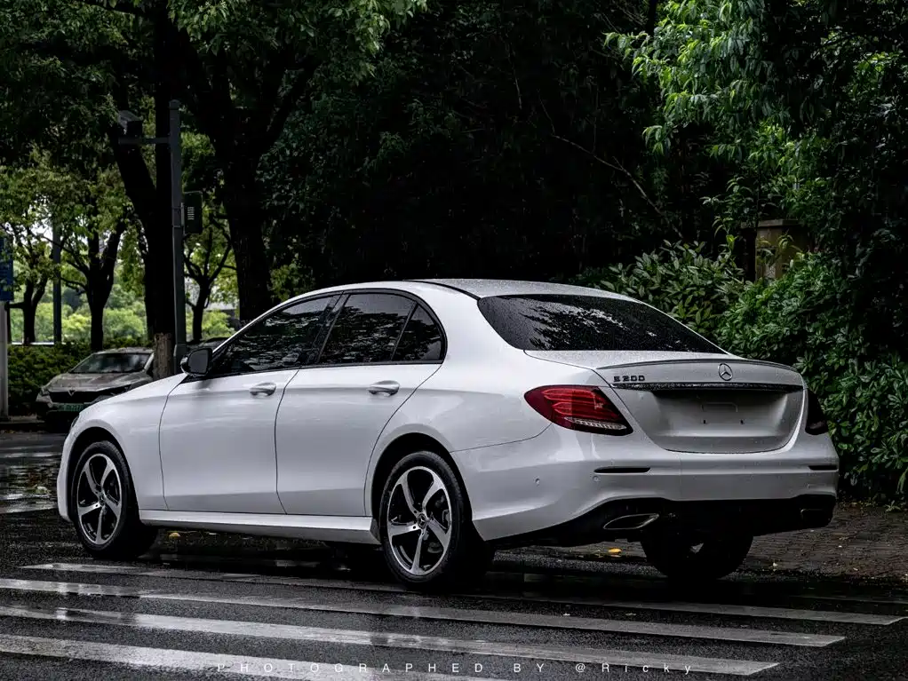 Mercedes-Benz E-Class 2018 — фото 10