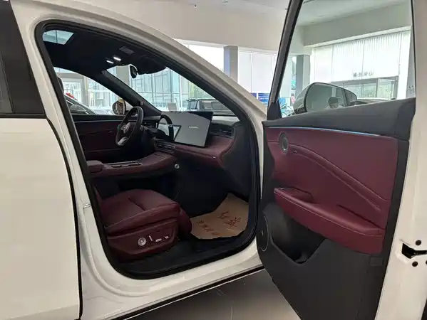 Hongqi HS6 PHEV 2026