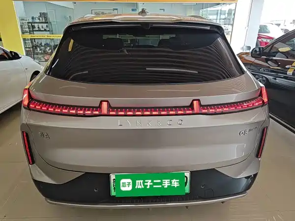 Lynk & Co 08 EM-P 2024