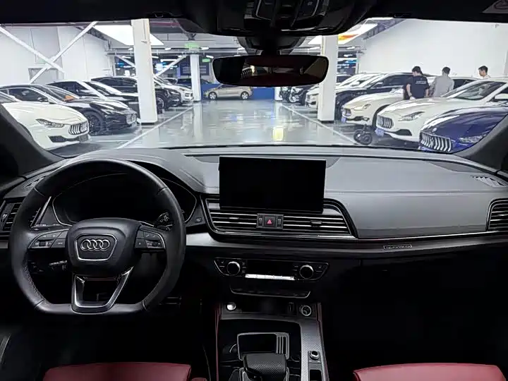 Audi Q5L 2024 — фото 12