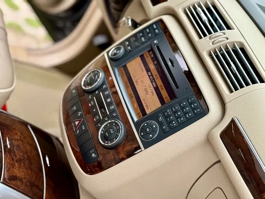 Mercedes-Benz R-Class 2011 — фото 15
