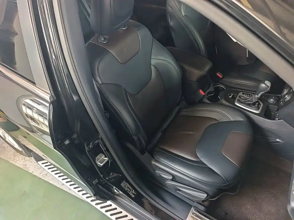 Jeep Cherokee 2015 — фото 25
