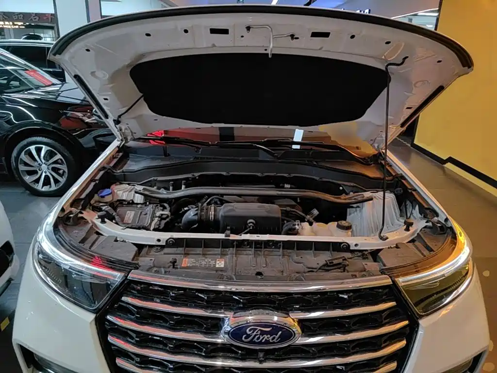 Ford Explorer 2020 — фото 10