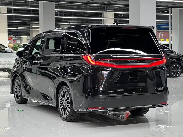 Lexus LM 2024