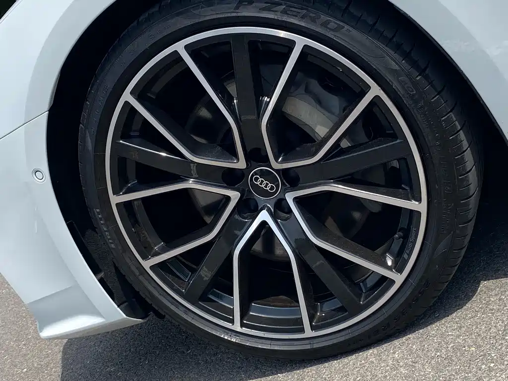 Audi A7 2023 — фото 17