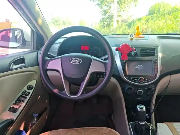 Hyundai Accent 2014