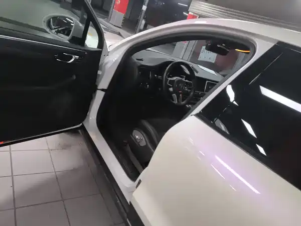 Porsche Macan 2021
