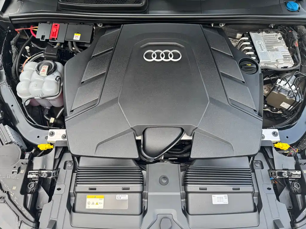 Audi Q7 2023 — фото 10