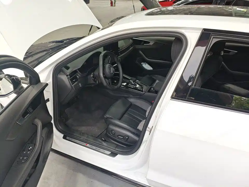 Audi A4L 2023