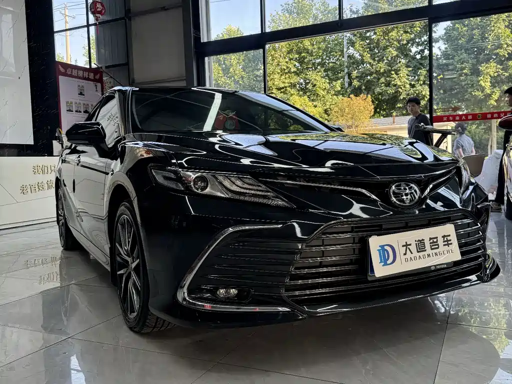 Toyota Camry 2022 — фото 3