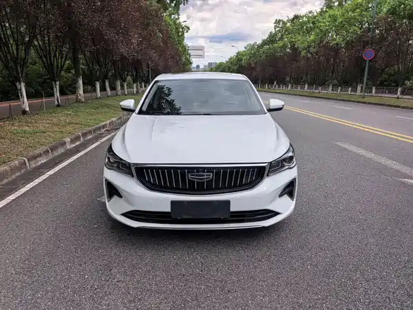 Geely Emgrand 2023