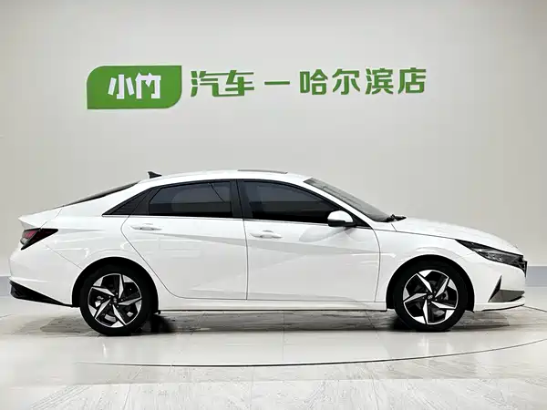 Hyundai Elantra 2022