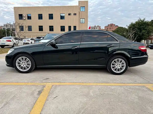 Mercedes-Benz E-Class 2011