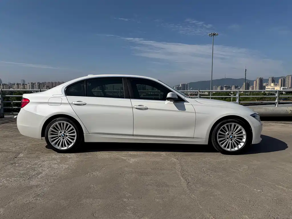 BMW 3 Series 2018 — фото 4