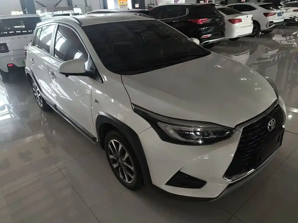 Toyota Yaris L 2022 — фото 4