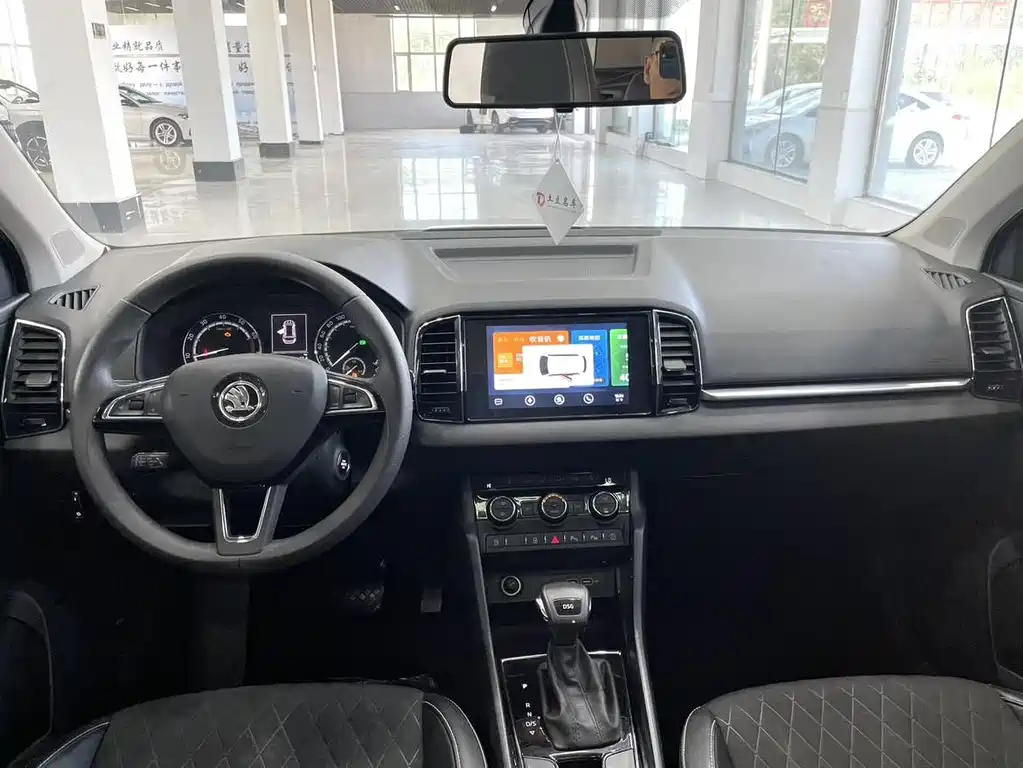 Skoda Karoq 2021 — фото 9