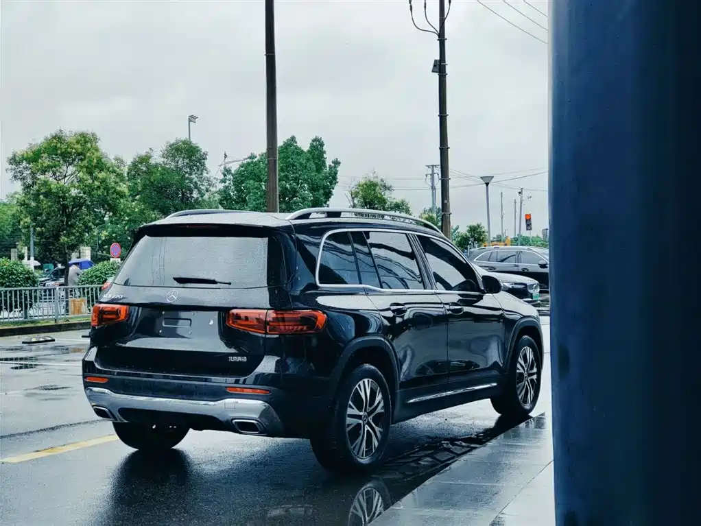 Mercedes-Benz GLB 2025
