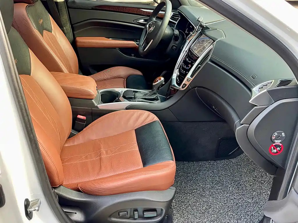 Cadillac SRX 2015 — фото 12