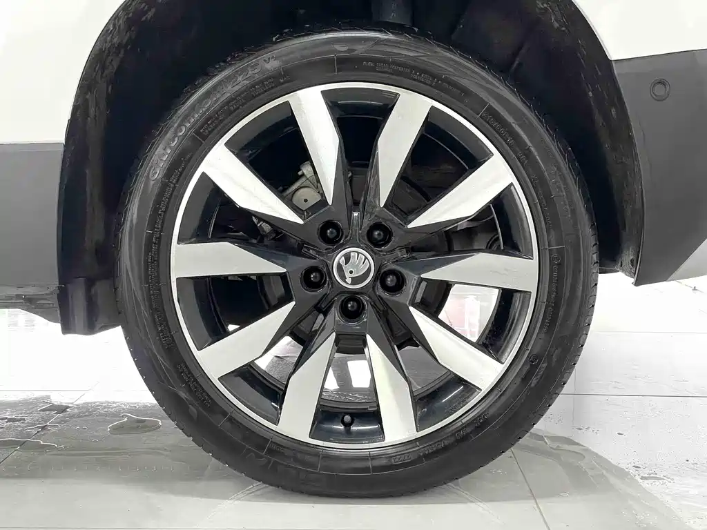 Skoda Karoq 2021 — фото 16