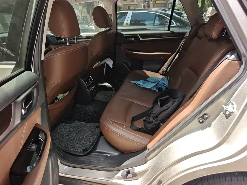 Subaru Outback 2018 — фото 18
