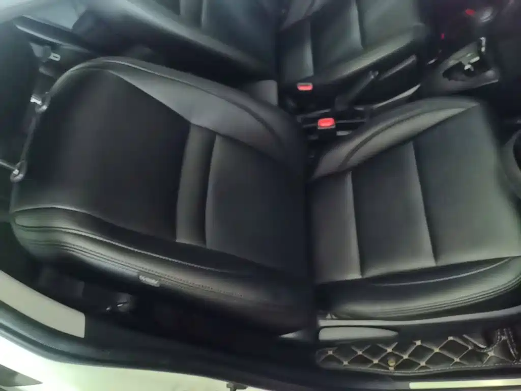 Toyota Yaris L 2020 — фото 25