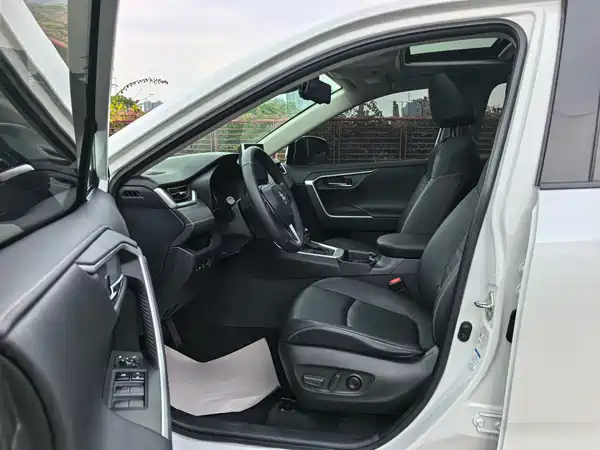 Toyota RAV4 2021