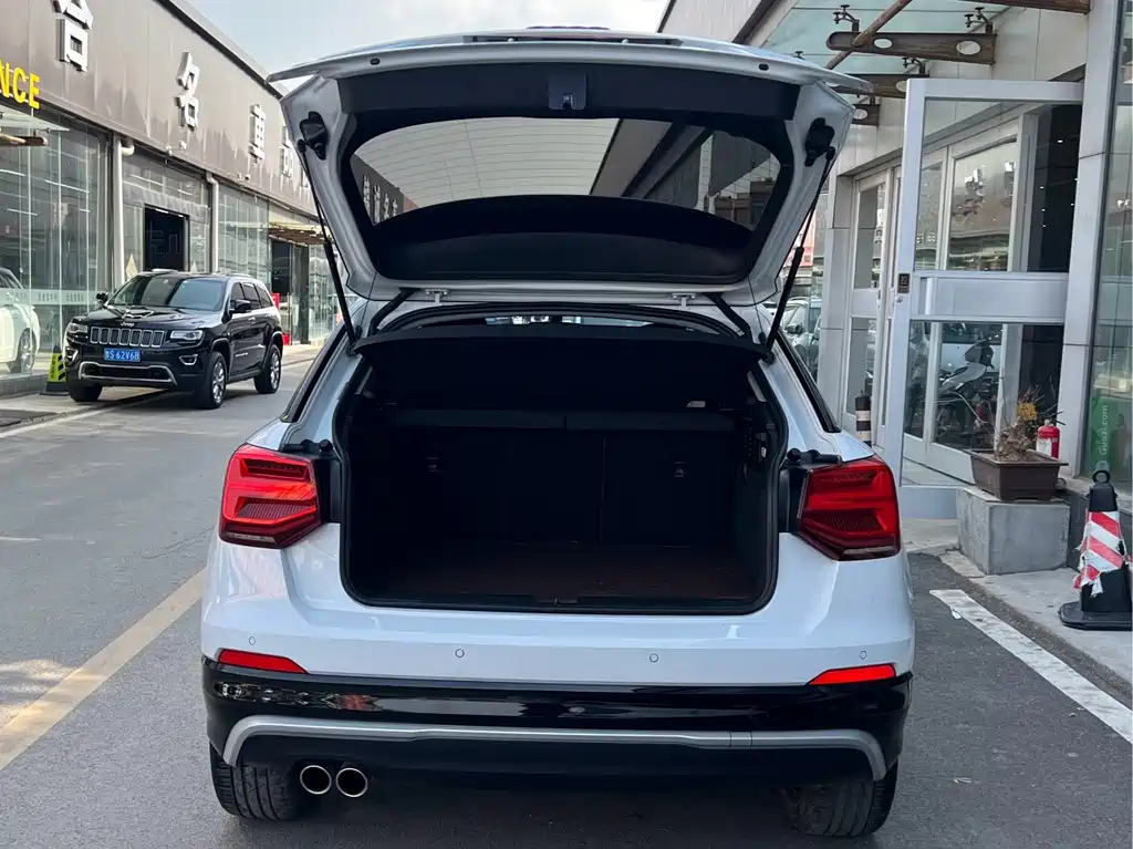 Audi Q2L 2021