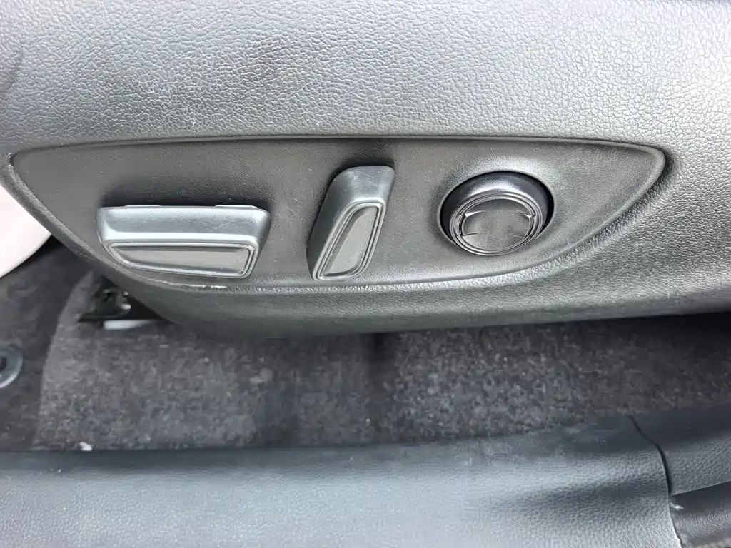 Toyota RAV4 2021 — фото 14