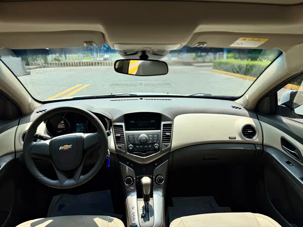 Chevrolet Cruze 2016 — фото 12