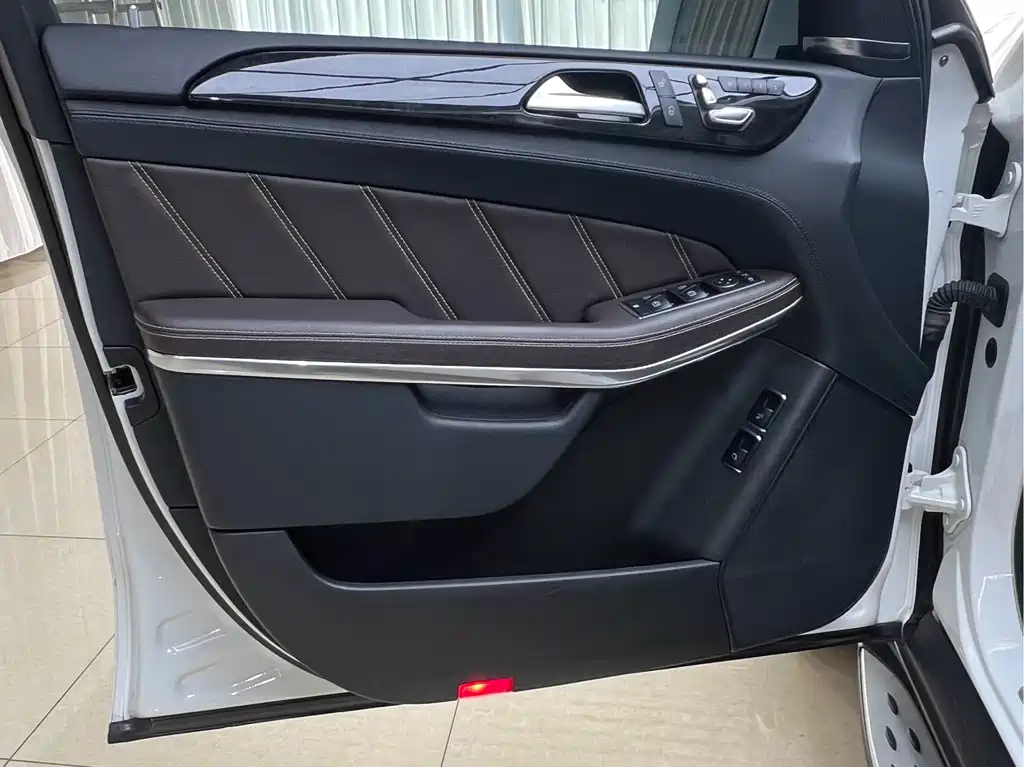 Mercedes-Benz GLS AMG 2019 — фото 8