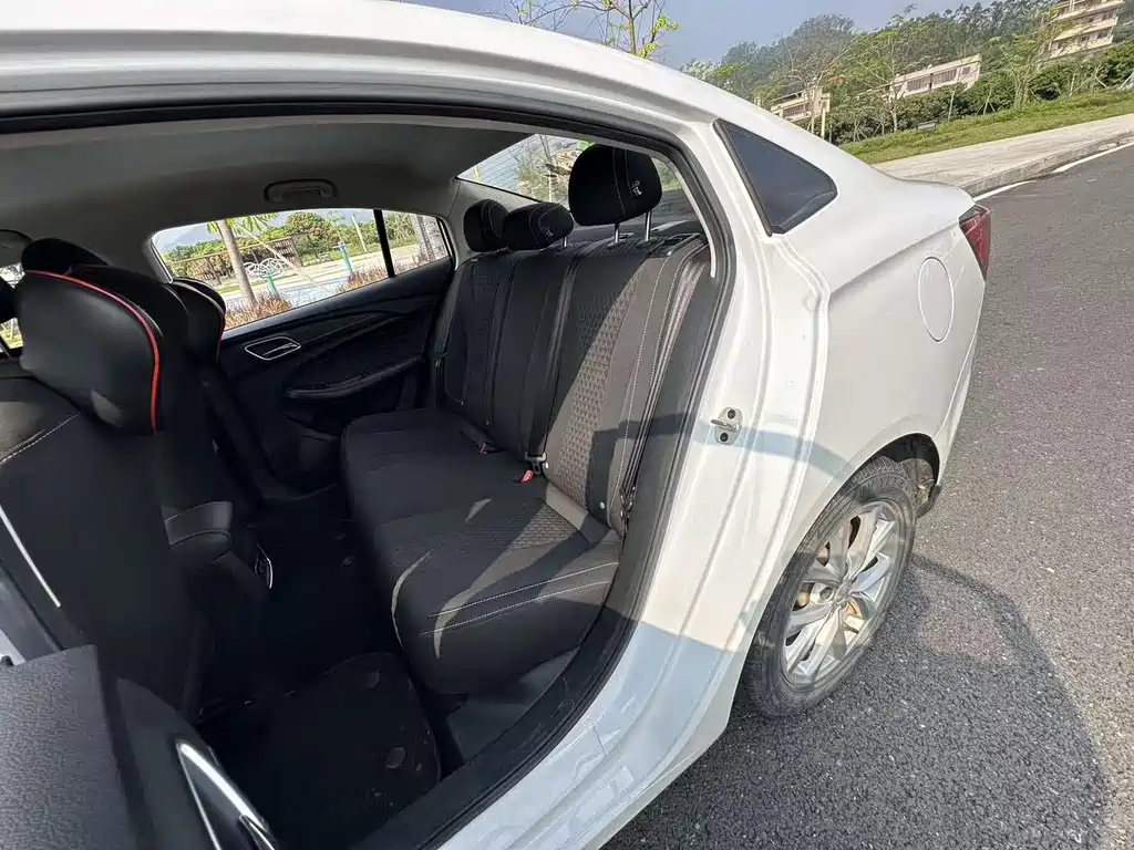 Roewe i5 2021