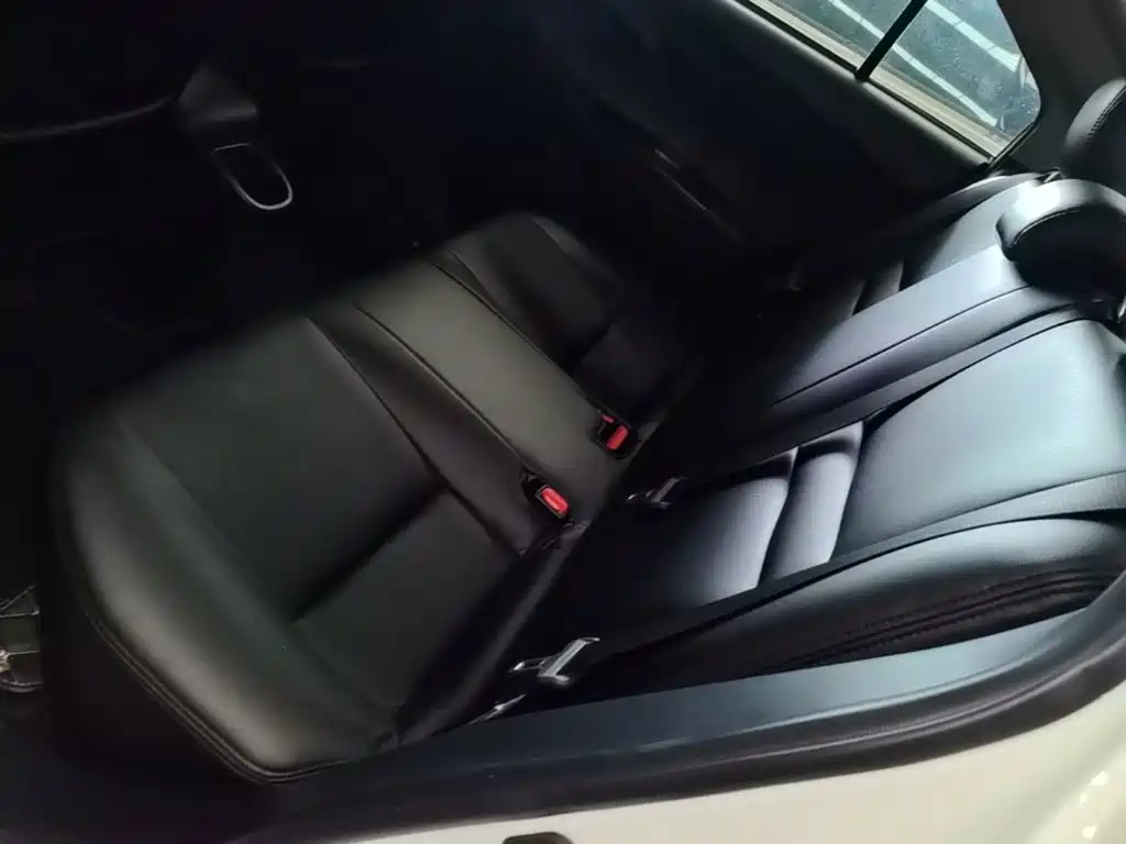 Toyota Yaris L 2020 — фото 17