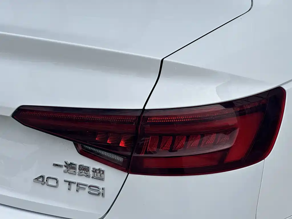 Audi A4L 2019 — фото 8