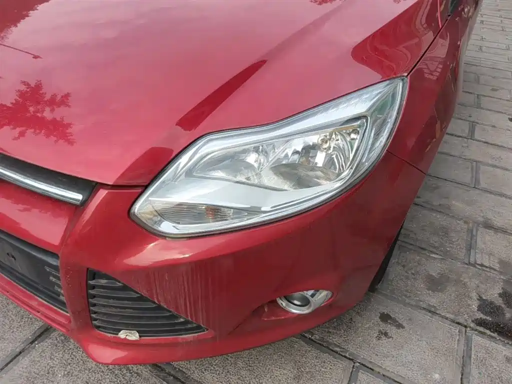 Ford Focus 2015 — фото 18