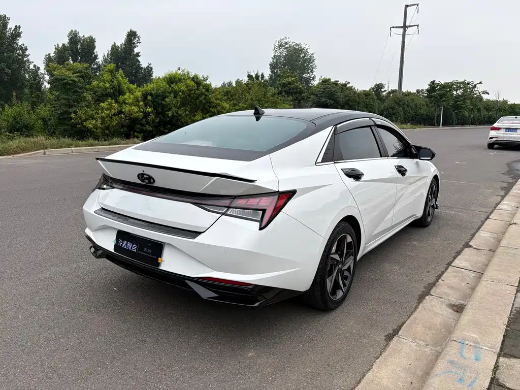 Hyundai Elantra 2023