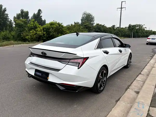 Hyundai Elantra 2023